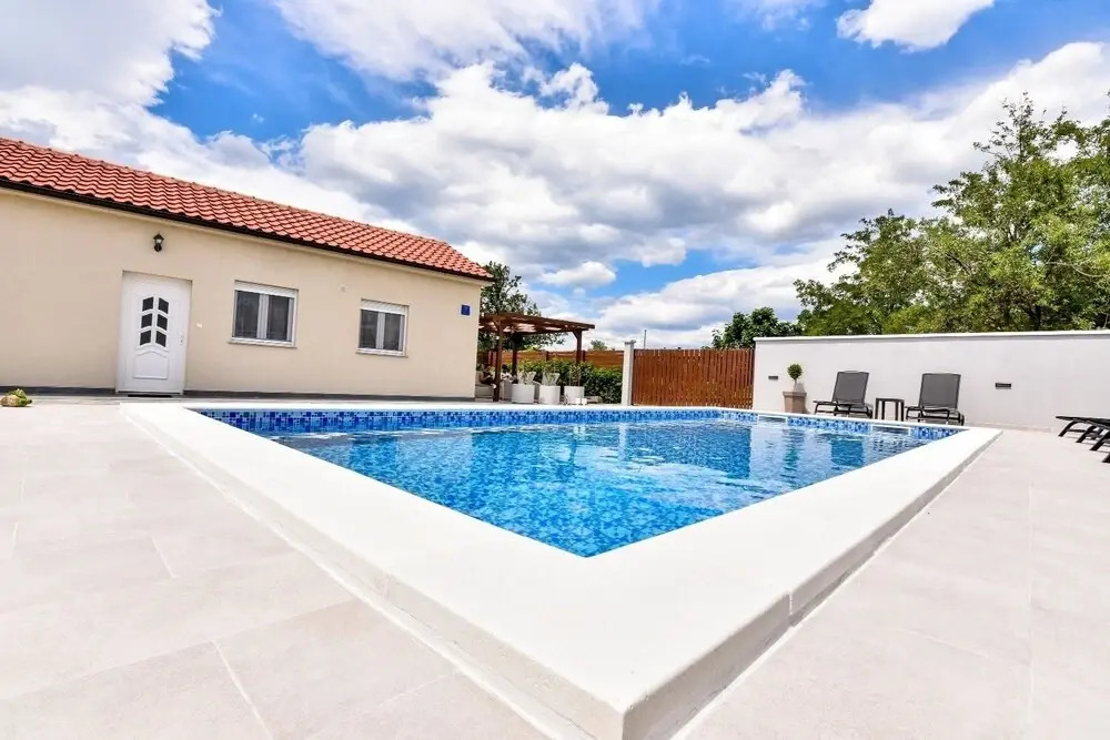 Gordana Mar - With Pool - A2H