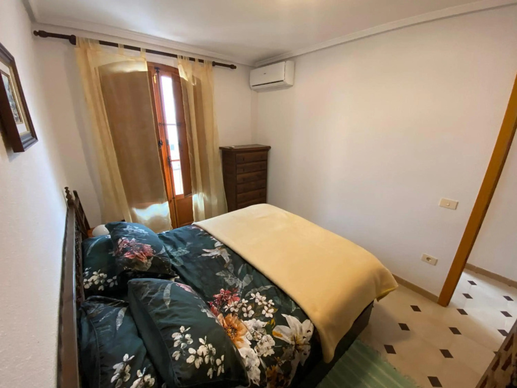 Orihuela Costa 2-bedroom 1-bath renovated vacation rental on La Zenia Beach