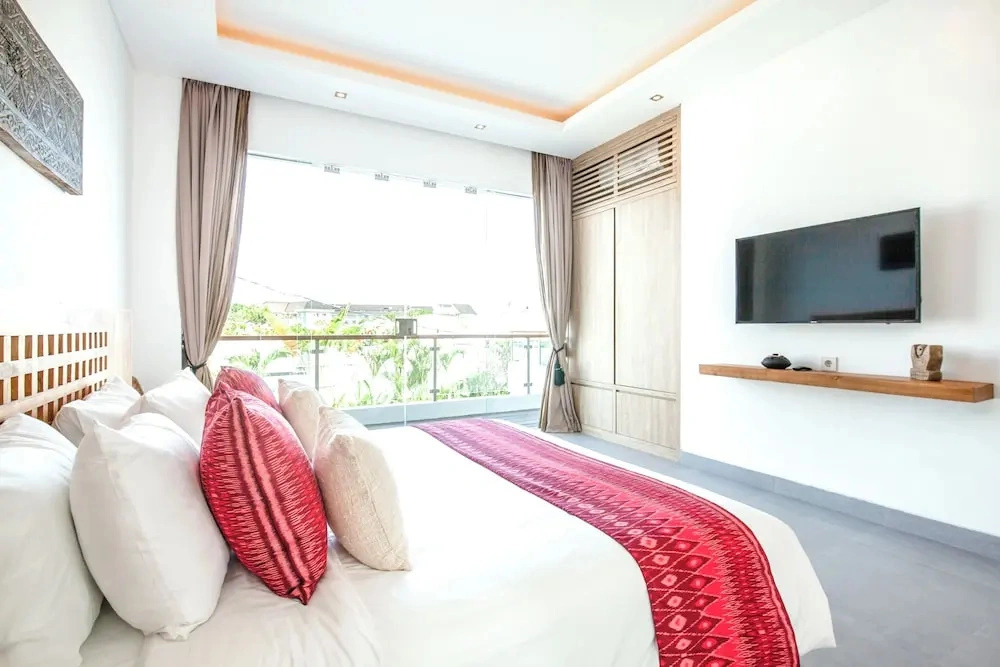 Chic 2BR Villas, Brawah Hub, 300m to Coastal Bliss