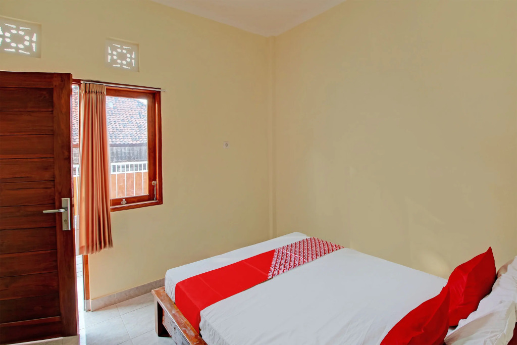 OYO 92952 Nirmala Guest House