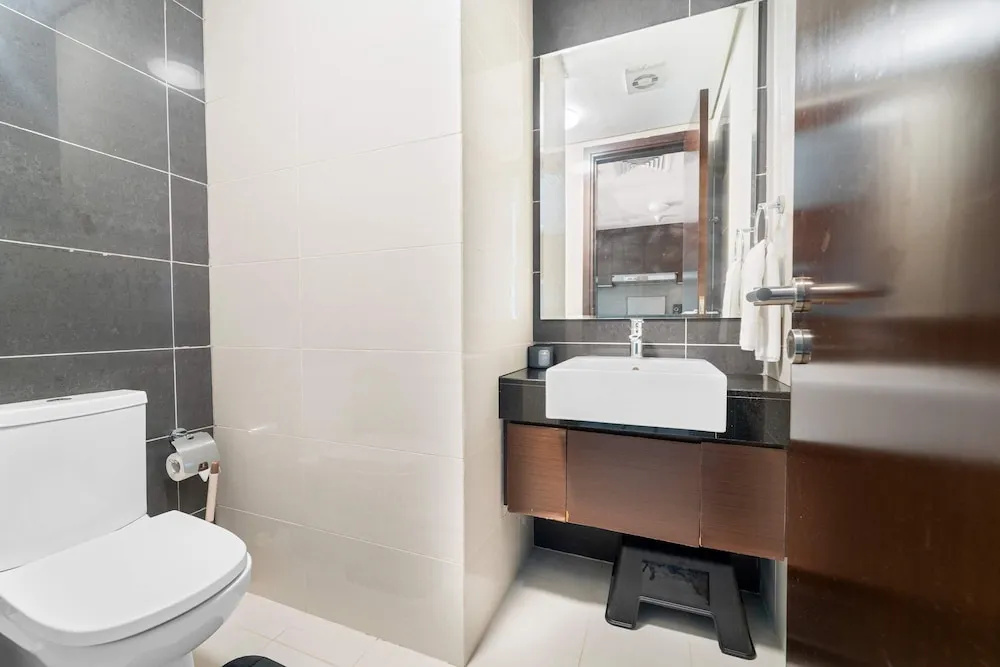 Silkhaus Chic 1bdr Burooj Views Ideal Location