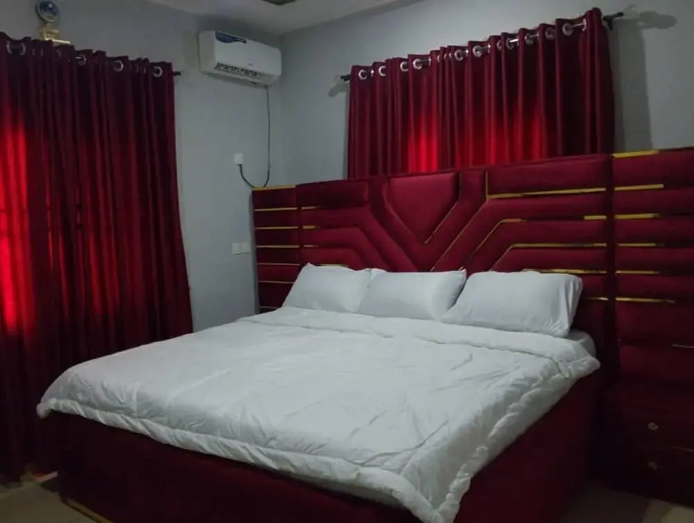 2 Bed - Sleeps 4 With Free Parking