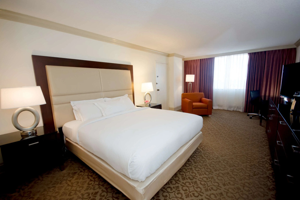 Hilton Palm Beach PBI