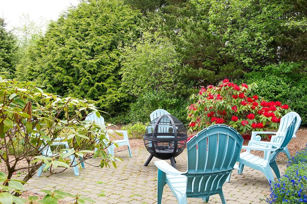 Beverly Beach Retreat 3 Bedrooms 2 Bathrooms Home