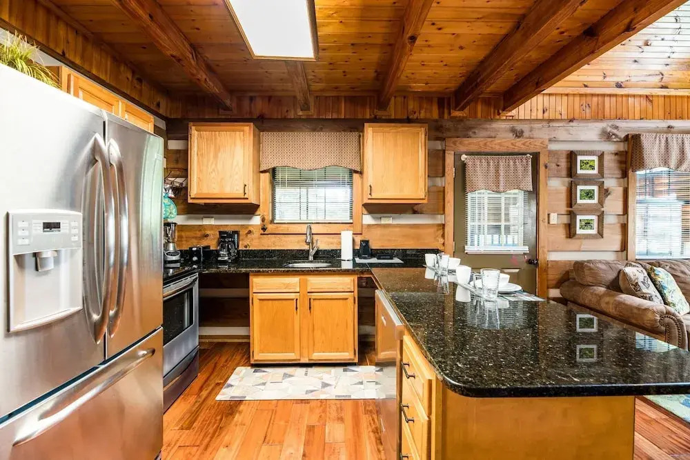 Er17 - The Perfect Getaway Great Location - Close To Town! 1 Bedroom Cabin by RedAwning