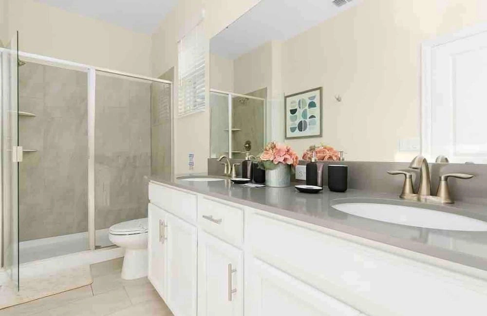 Comfortable Beds - Fully Equipped Kitchen Pool Spa