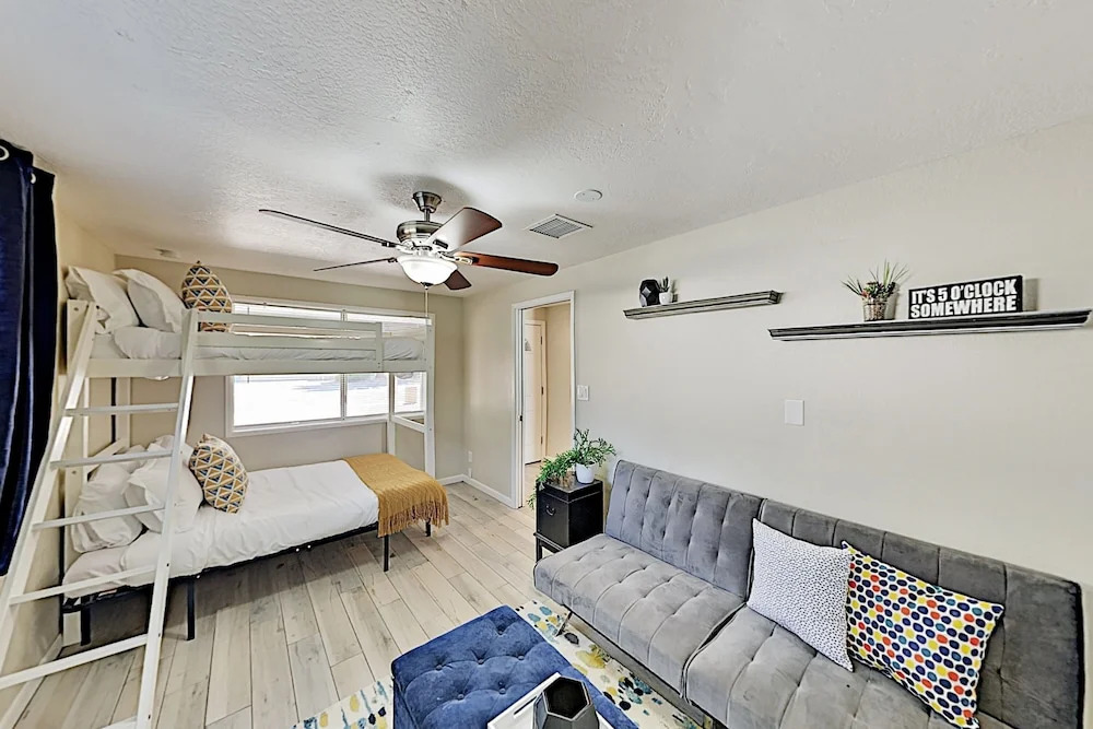 Family Friendly W/ Heated Pool & Waterslide 4 Bedroom Home