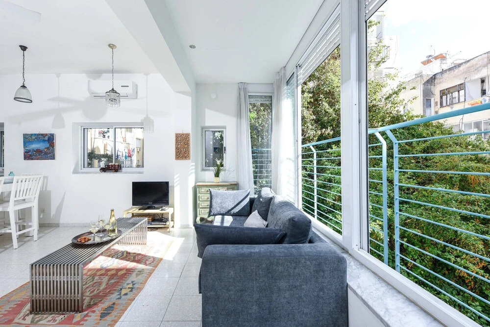 Tranquil Garden Retreat by Sea N Rent