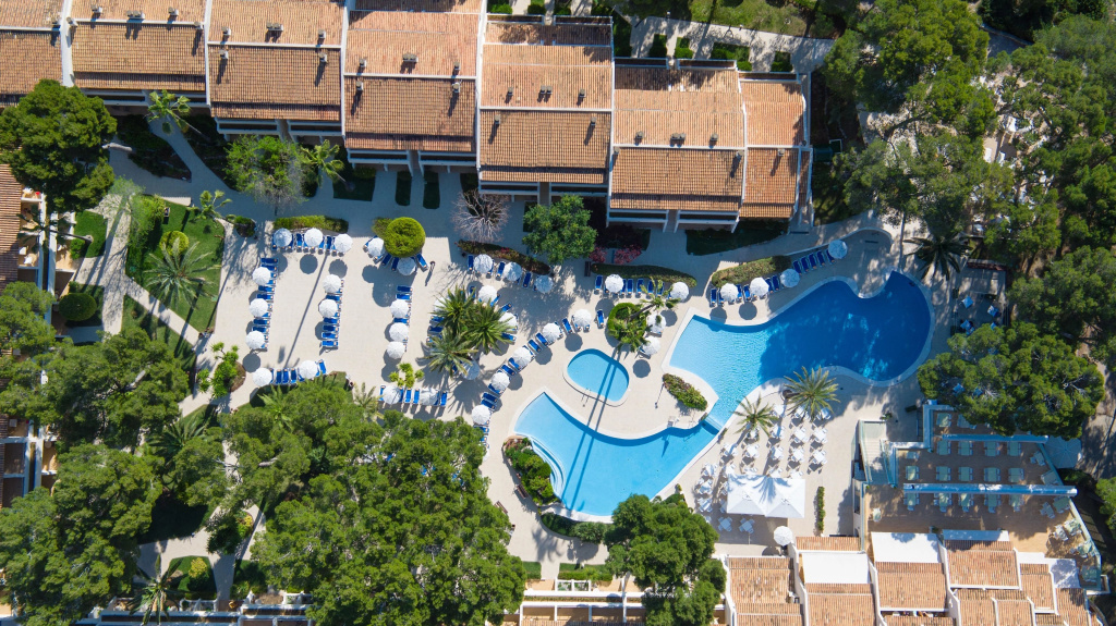 Отель Iberostar Waves Pinos Park