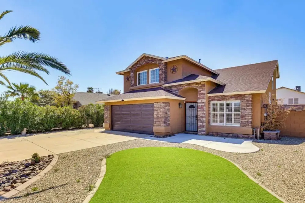 4BR Home w/ Private Pool, Patio & Grill