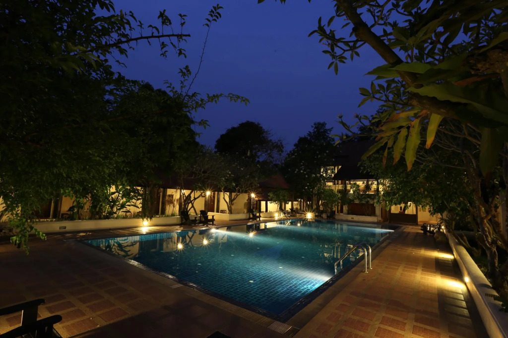 Horizon Village & Resort