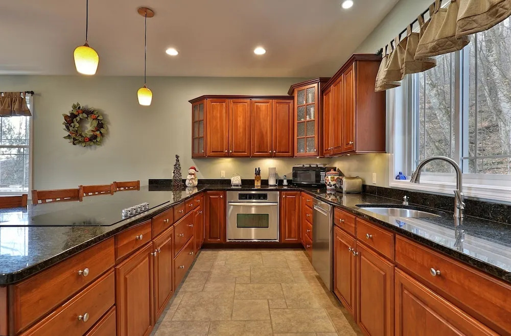 The Queens Croft V2 - Luxury Killington Ski Home. Newer. Better. Ski-ier. 3 Bedroom Home
