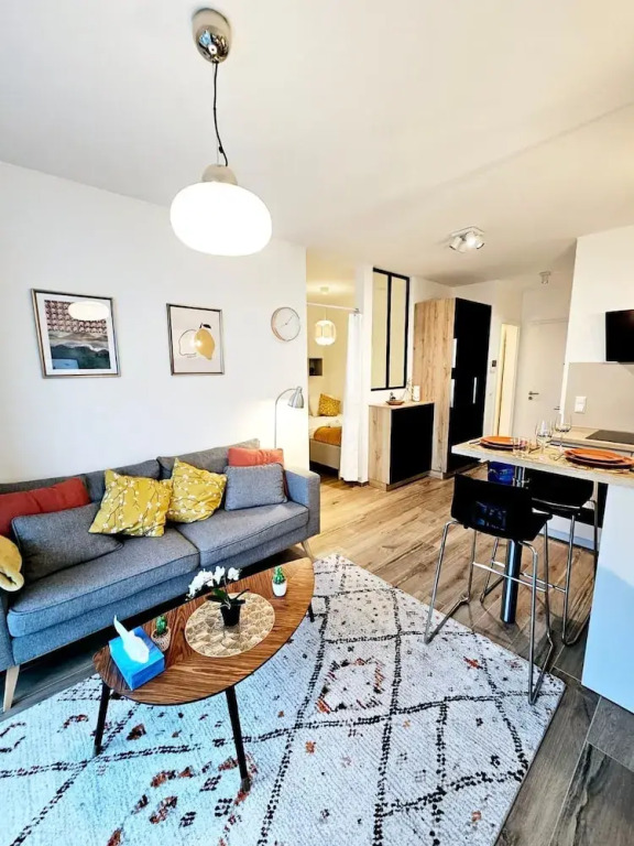 Lovely 1 bedroom flat with terrace