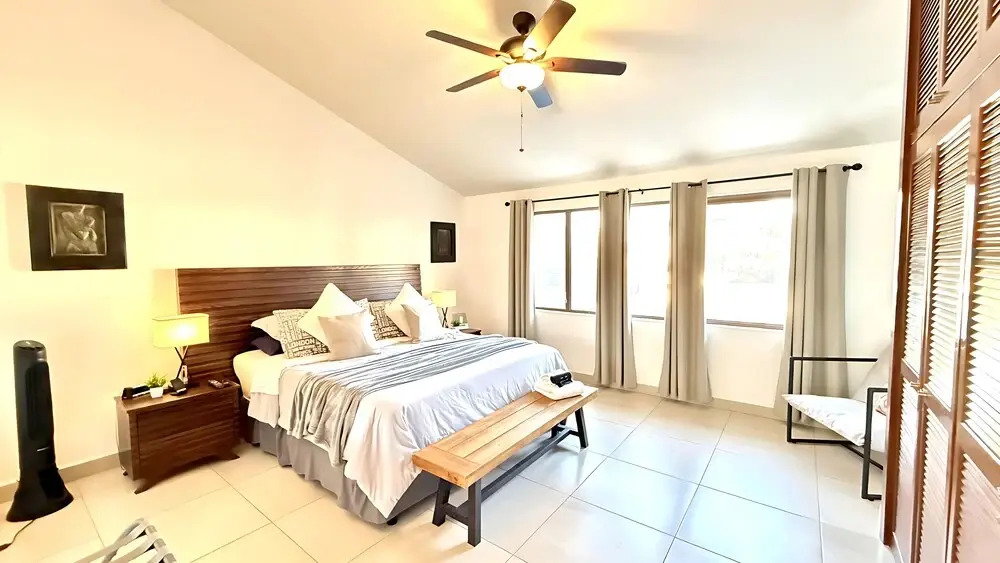 Luxurious 2 Bedroom Ajijic Home - Bikes - Huge Patio - Gym - Pickleball Court