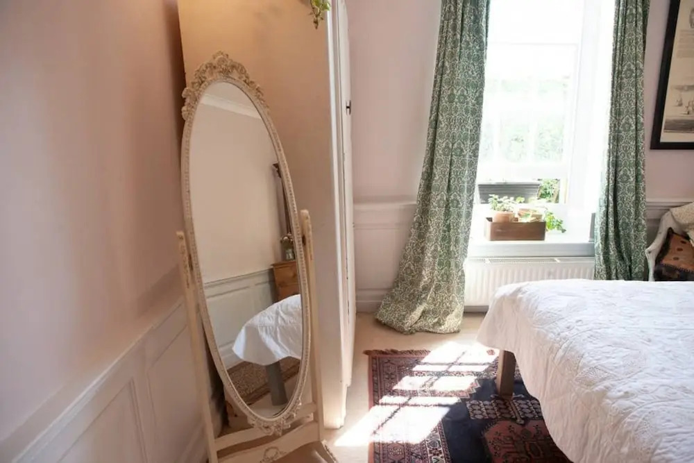 Georgian 2 Bedroom Apartment in Clifton