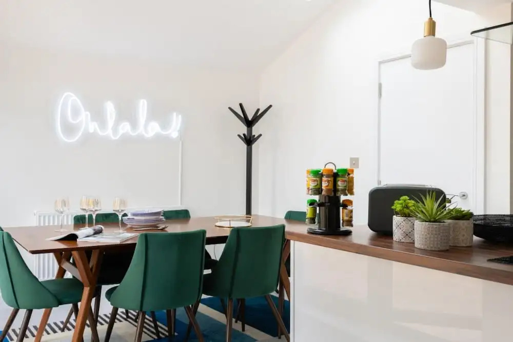 The Brixton Hill - Modern & Bright 2BDR Apartment with Garden