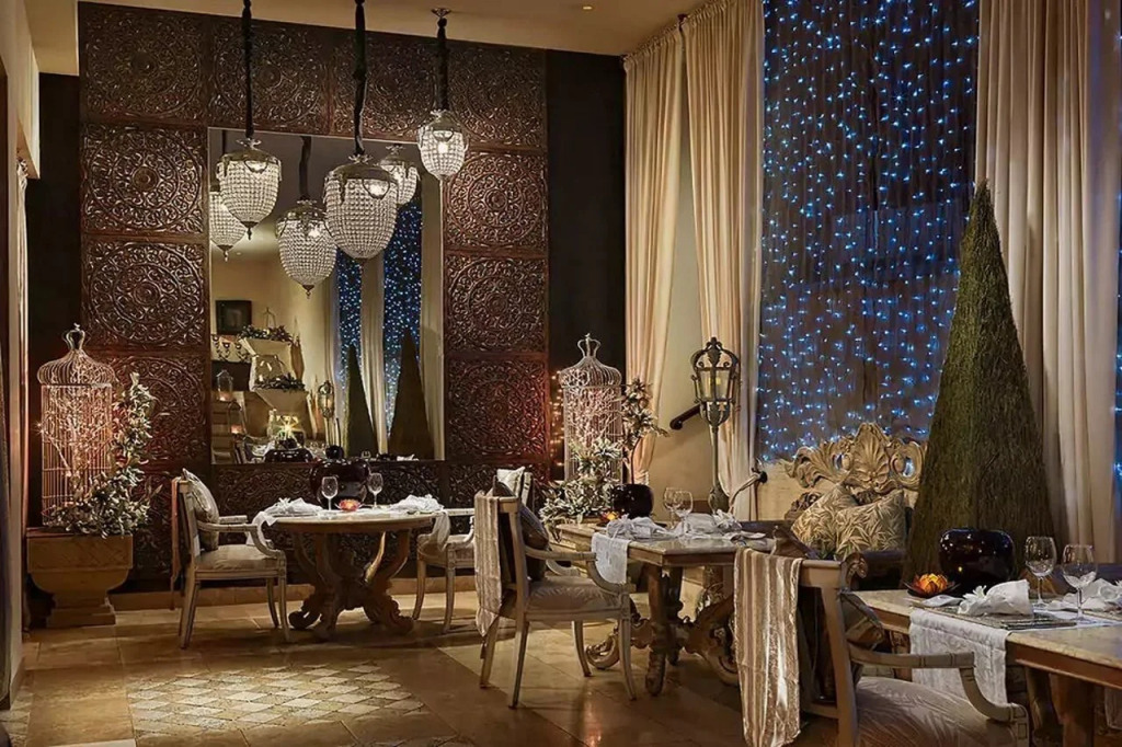 Royal Garden Villas, Luxury Hotel