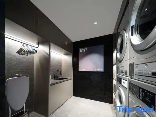 Wuhan Wuchang Jiangtan Xudong SubwayStation Atour Light Hotel