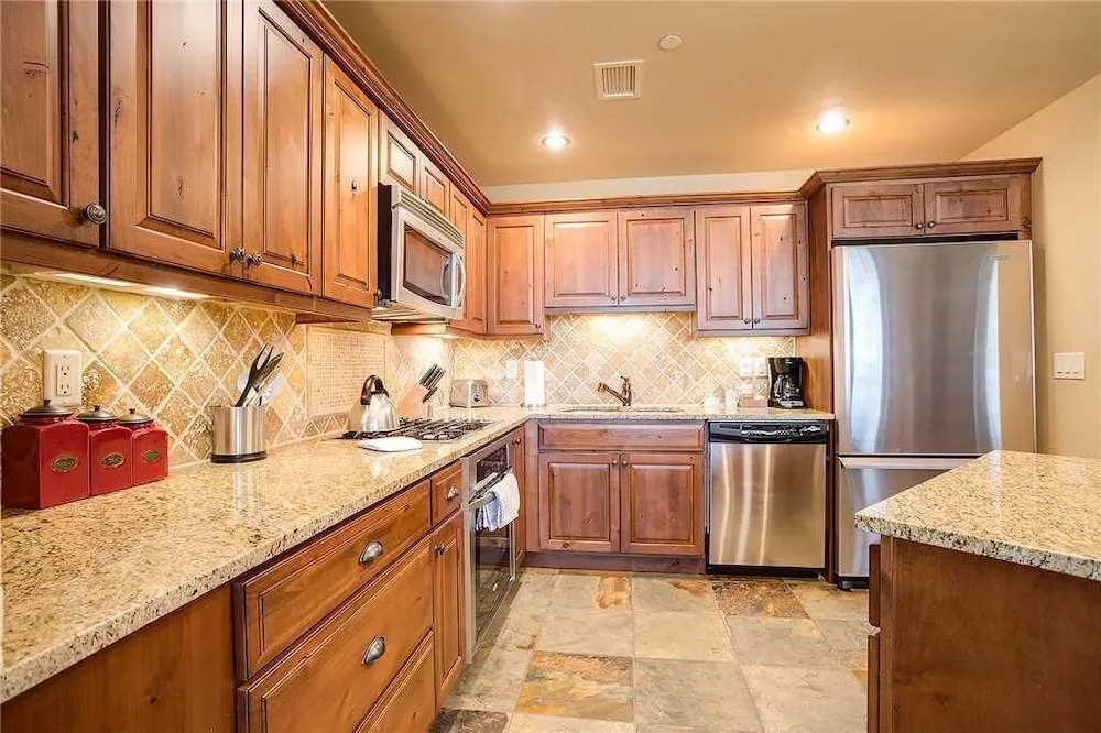 5114 Emerald Lodge, Trappeur's Crossing Apartment 1