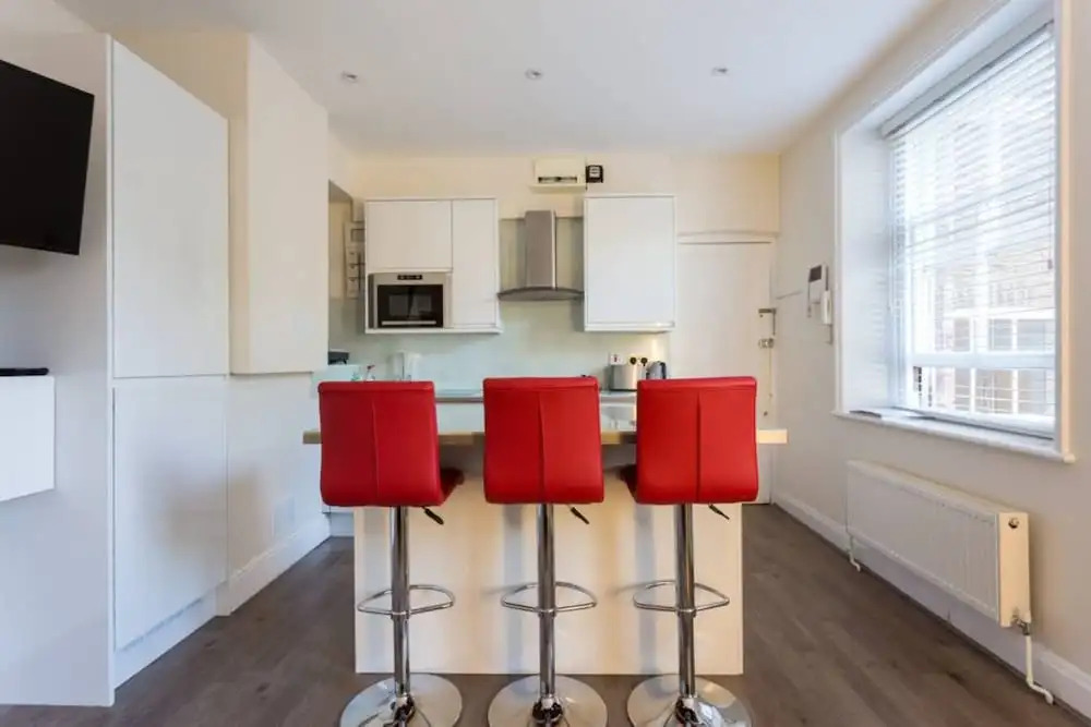 Modern 2 Bedroom Flat Near Baker Street