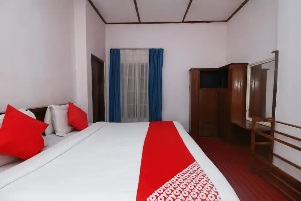 OYO 484 Royal Panorama
