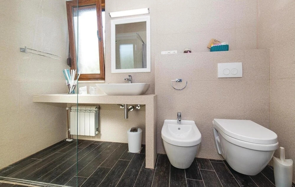Five-Bedroom Holiday Home In Kastel Stafilic