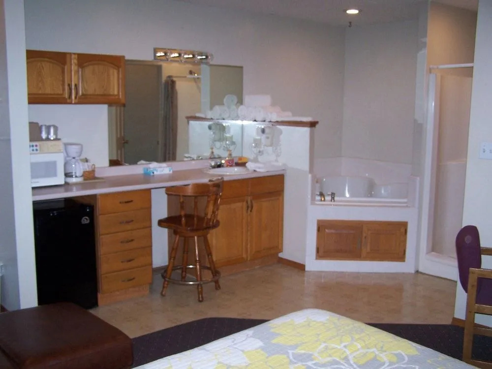 Pointe West Resort Motel