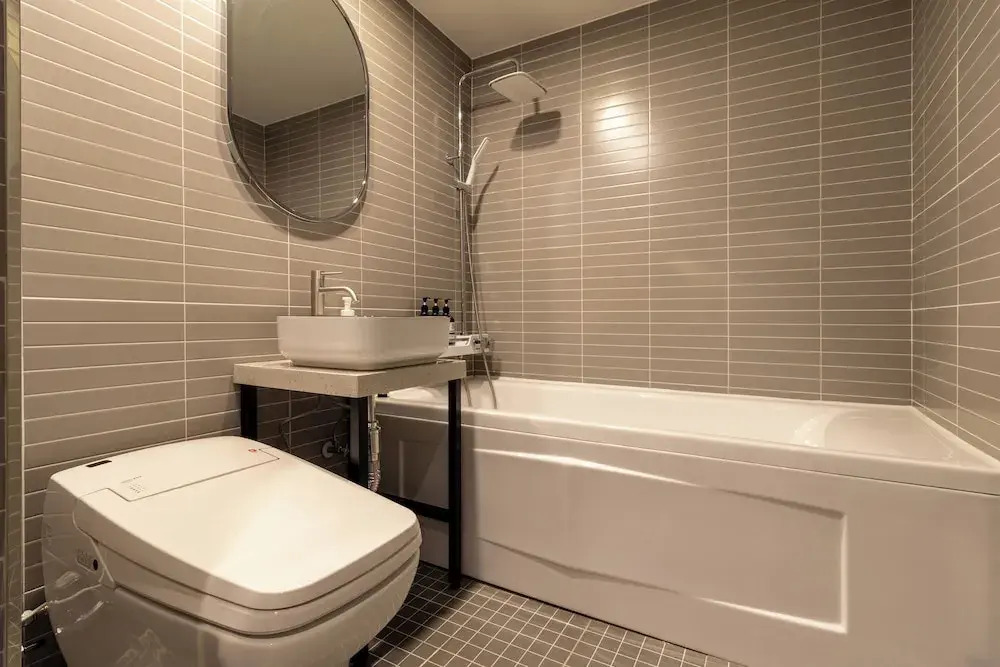 Avenue S Hotel