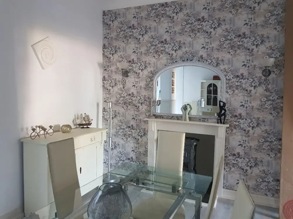 Tranquil Retreat - 3 Bedroom House with hot tub