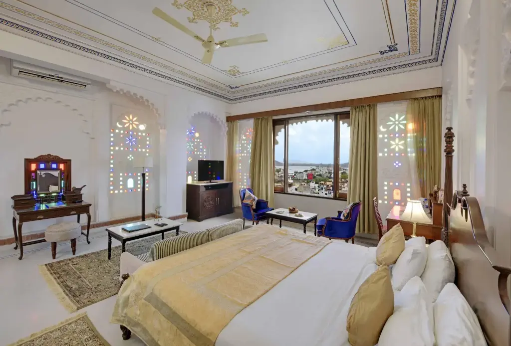 Raj Kuber - A Boutique Lake View Hotel