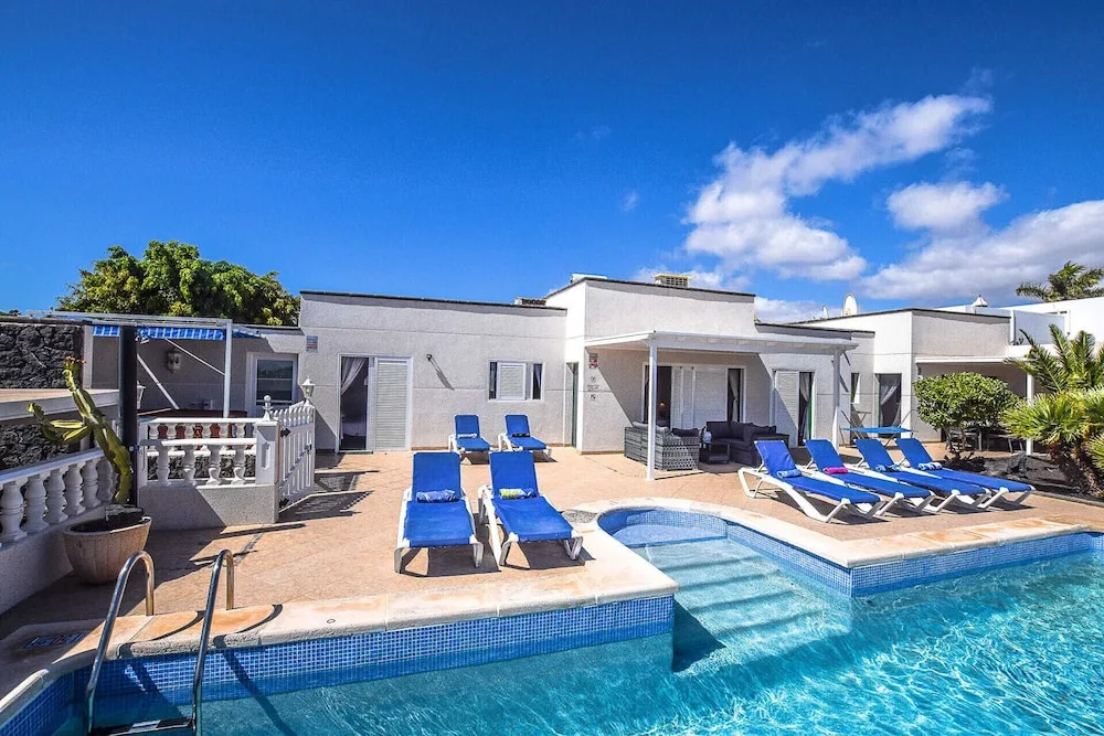 Casa Flamingo - LH106 By Villas Now Ltd