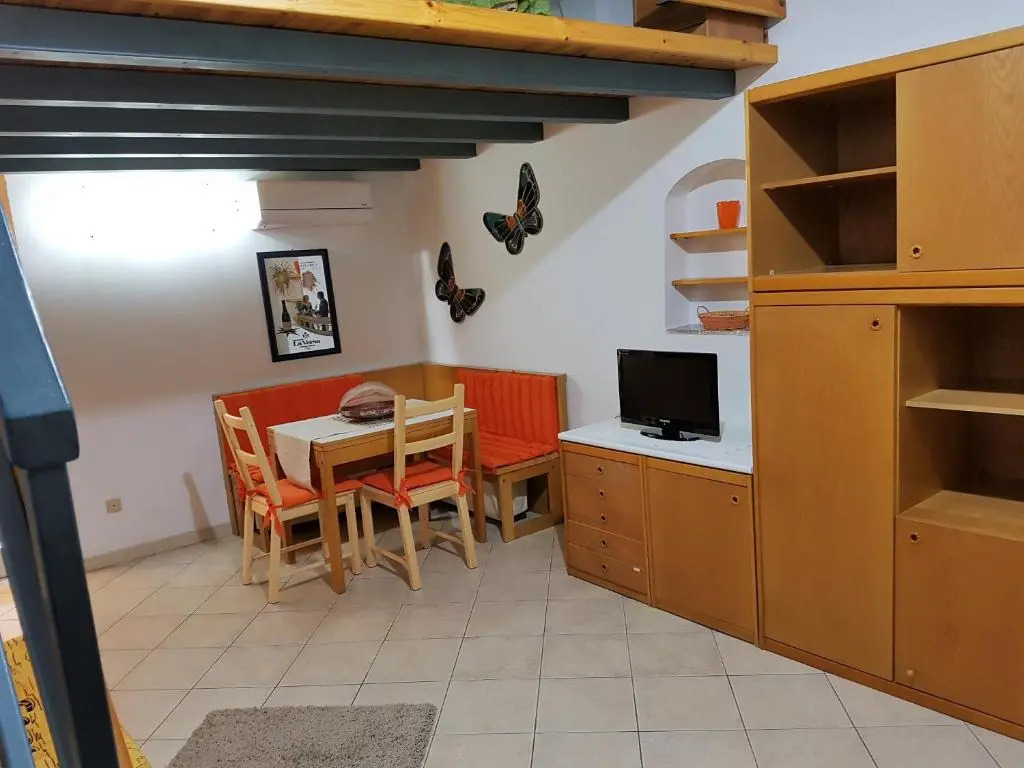 Lina's 1st Floor