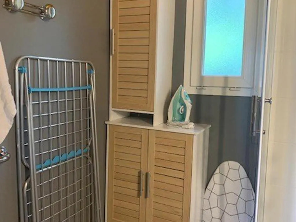 Chalet climatisé avec piscine chauffée et parking dans une pinède calme - FR-1-607-64