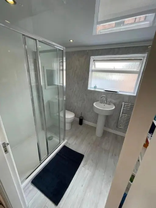 Large 1 bedroom Apartment Chester, Hoole Sleeps 4.