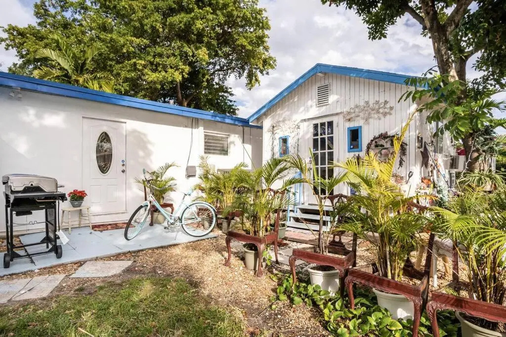 Tropical Pool Luxury Home Best Location Beaches Restaurant Hard Rock Fun