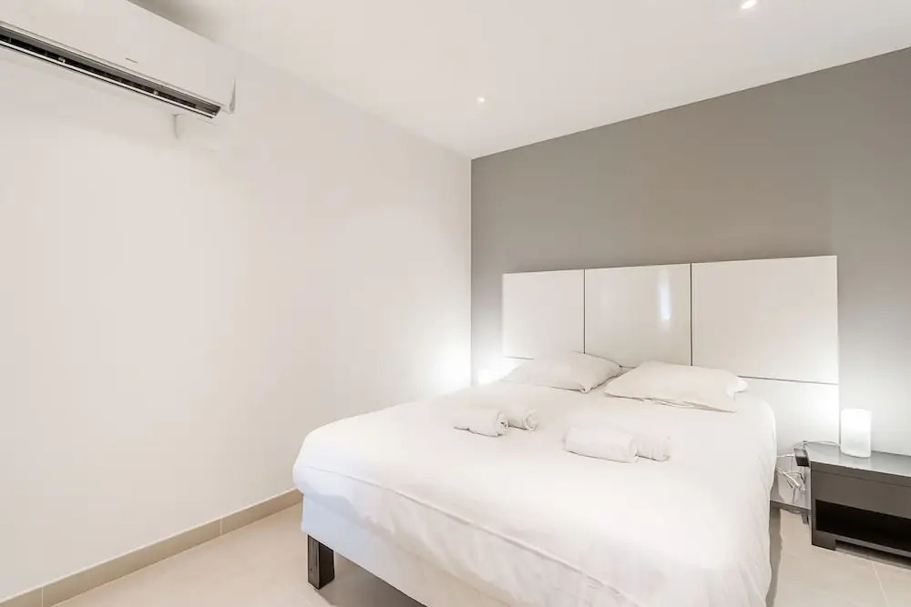 Stunning Renovated 1-bedroom Breathtaking View