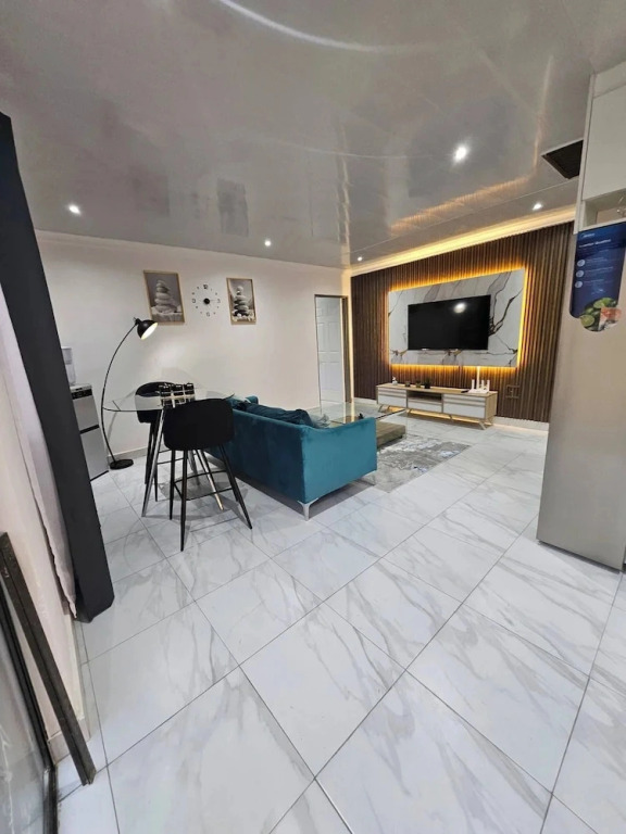 Luxurious Holiday House in Kempton Park With Pool Access