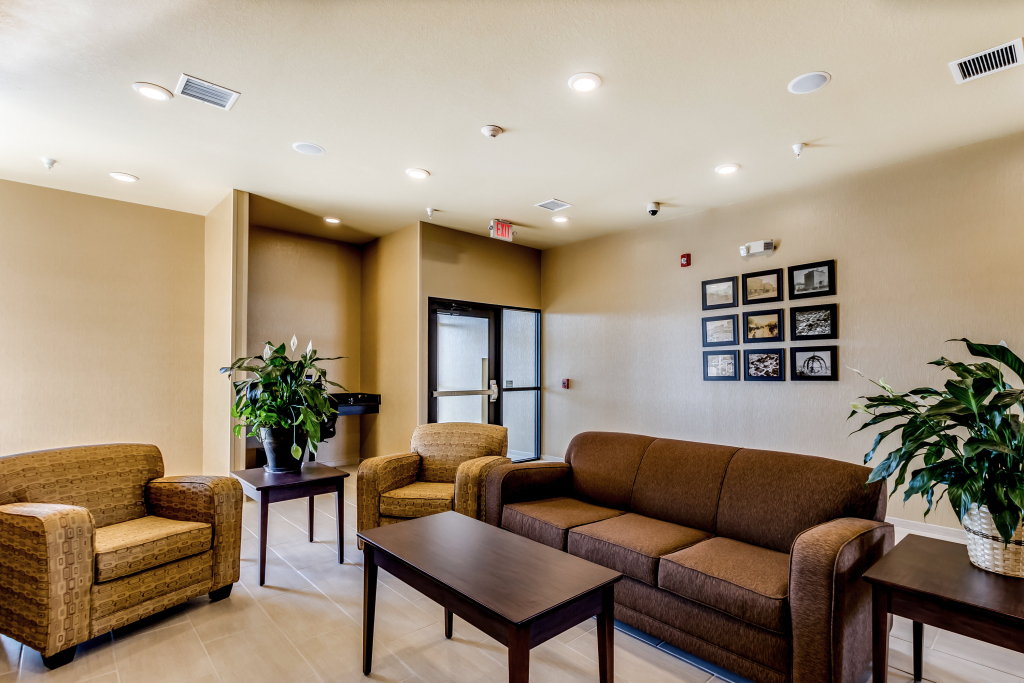 Cobblestone Inn & Suites - Waverly