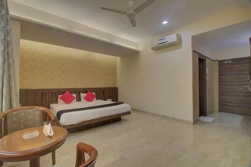 OYO 7158 Hotel Kushala Executive Inn
