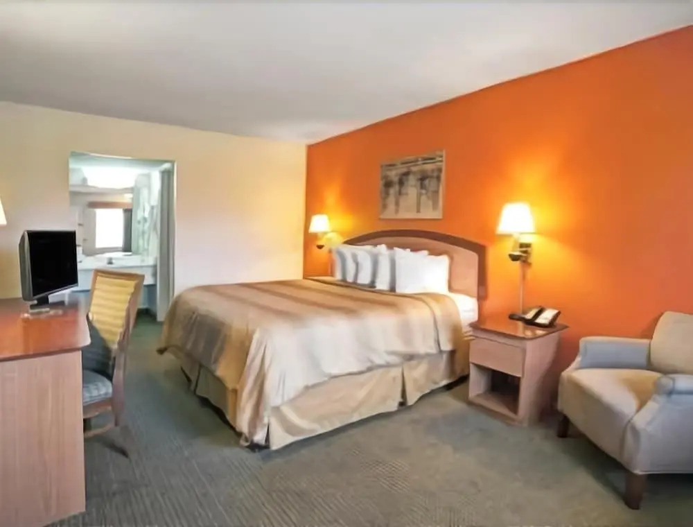 Days Inn by Wyndham Jacksonville South Memorial Hospital