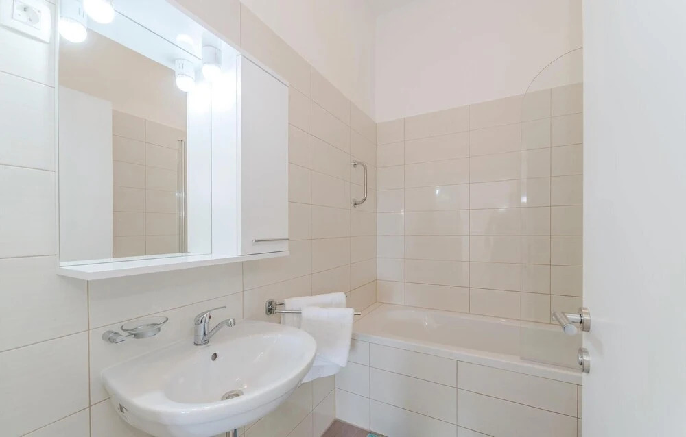 Awesome Home in Veli Rat With Wifi and 2 Bedrooms