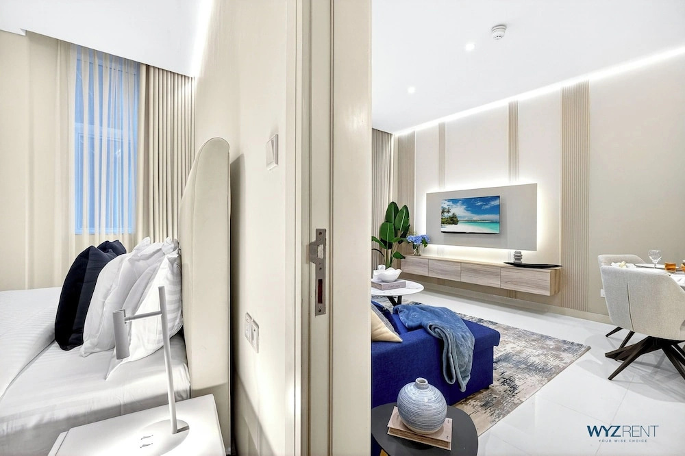 WYZ RENT|Grand 1BR Cour Jardin Near Bay Avenue