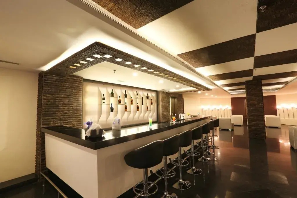 Hotel Golden City with Swimming Pool