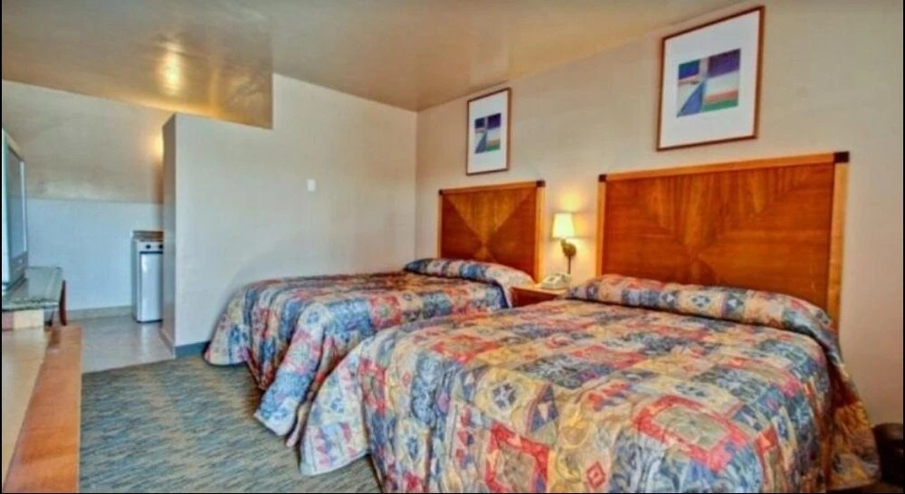 Payless Inn