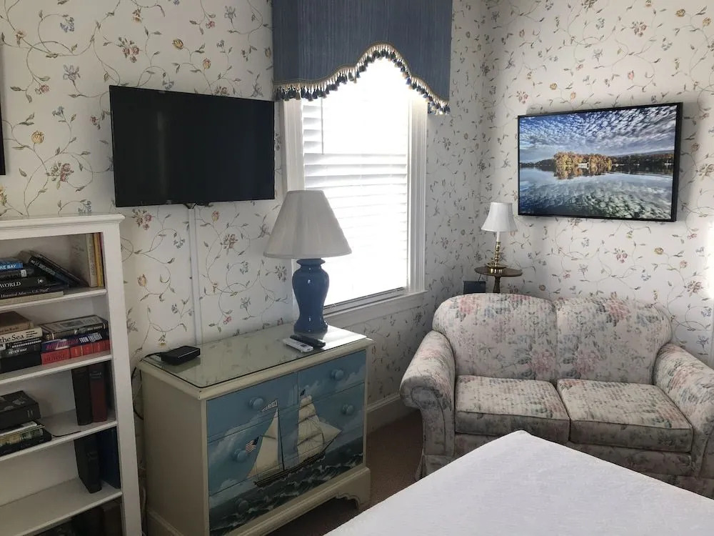 Flag House Inn