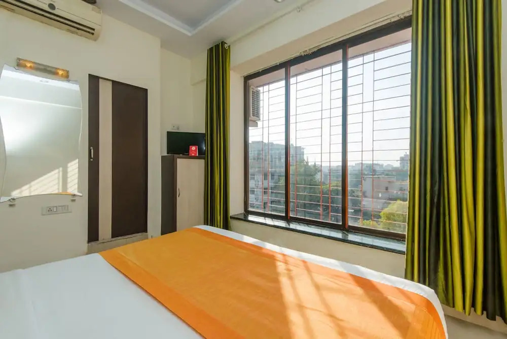 Hotel airport annex