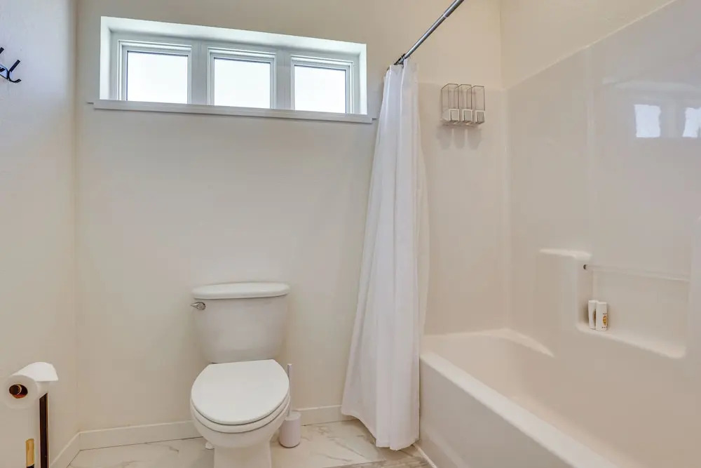 Great for Groups! Luxury Mtn-view Granby Home
