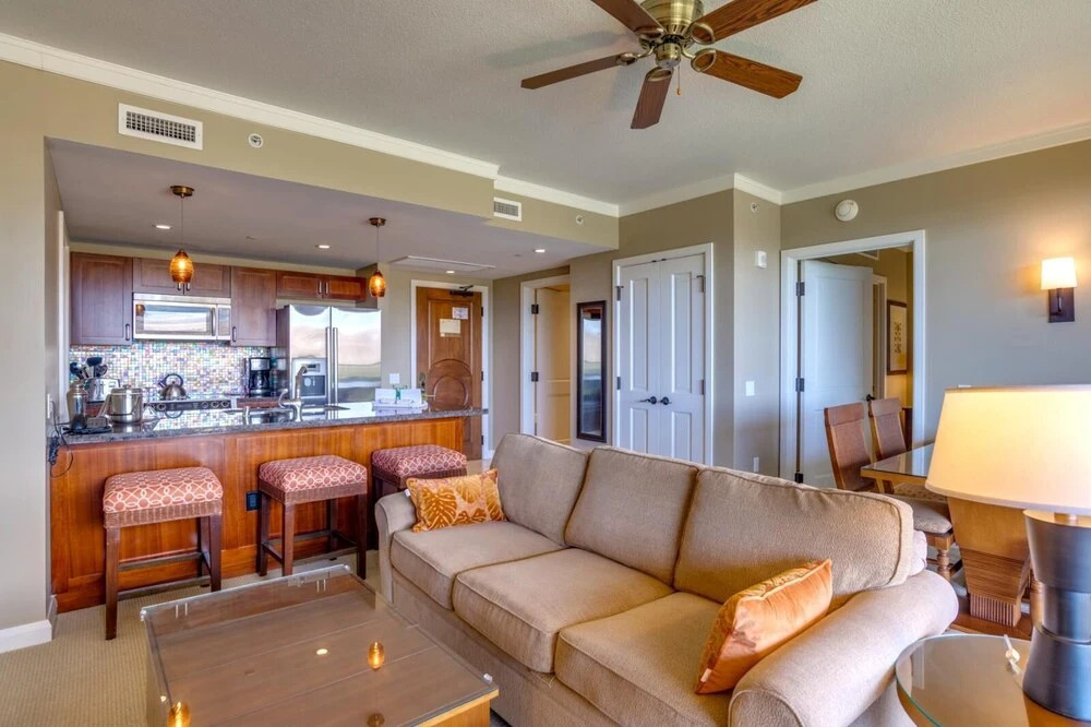 K B M Resorts- Hkk-816 Over-sized 1bdrm, 690 sq. Ft., Easy Pool and Beach Access, Remodeled!