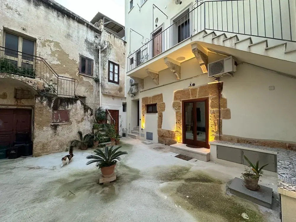 Theater Luxury Apartment