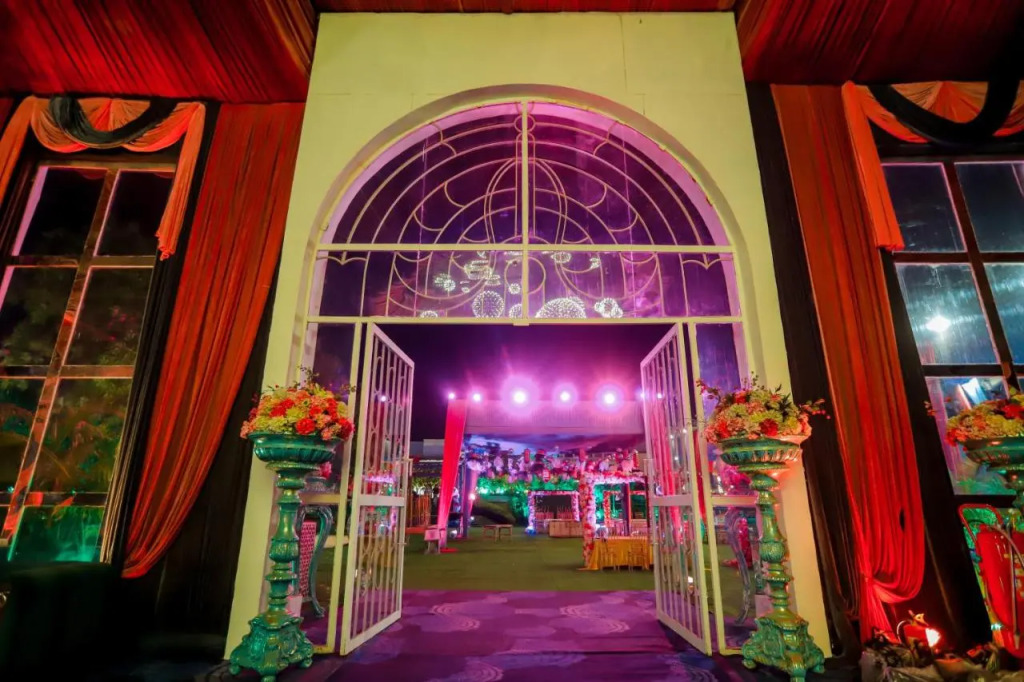 Bel-La Monde Hotel NH8 at 6km from IGI Airport Delhi